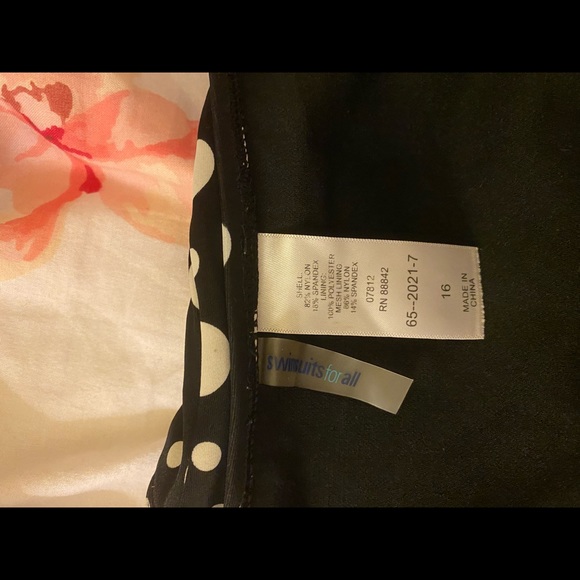 Two piece woman polka dot bathing suit 👙 - Picture 3 of 6